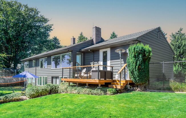 Stunning Mid-Century Home with Spectacular Southerly Views in Sought-After Terwilliger Heights!