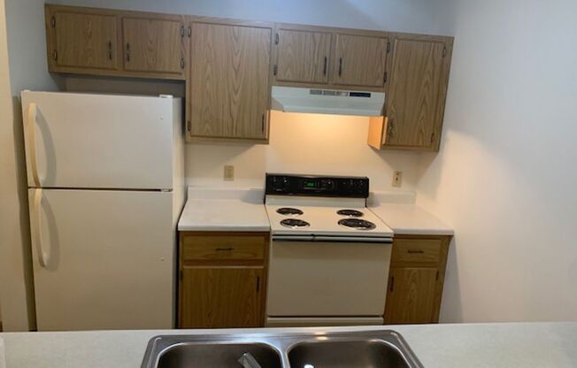 1 bed, 1 bath, 615 sqft, $1,000, Unit 220