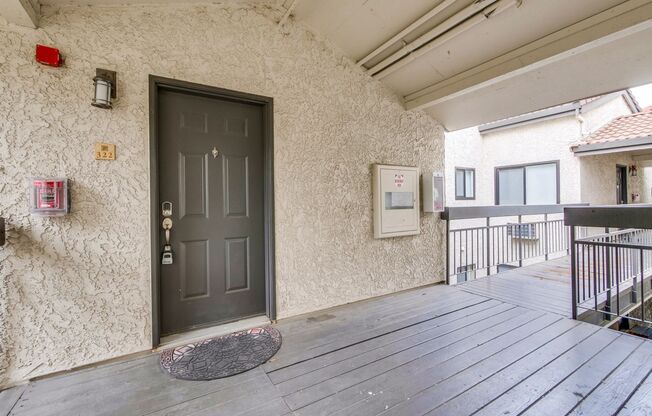 1 Bed 1 Bath With Lots of Amenities!