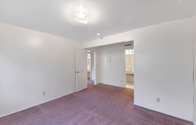 2 beds, 2 baths, 965 sqft, $1,045, Unit 20