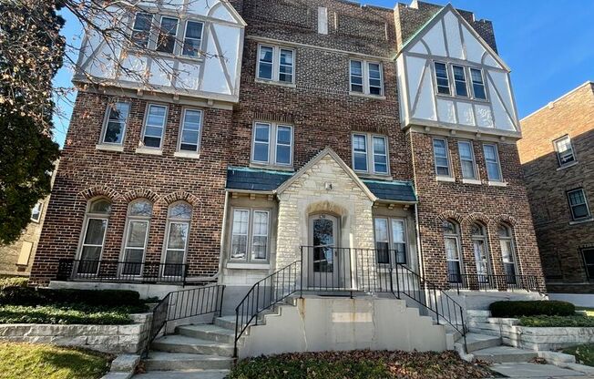2631 N Cramer