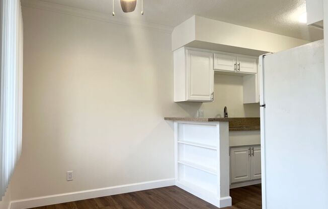 1 bed, 1 bath, $2,100, Unit 2236 1/2