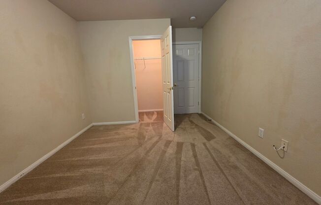 4 beds, 3 baths, $2,600