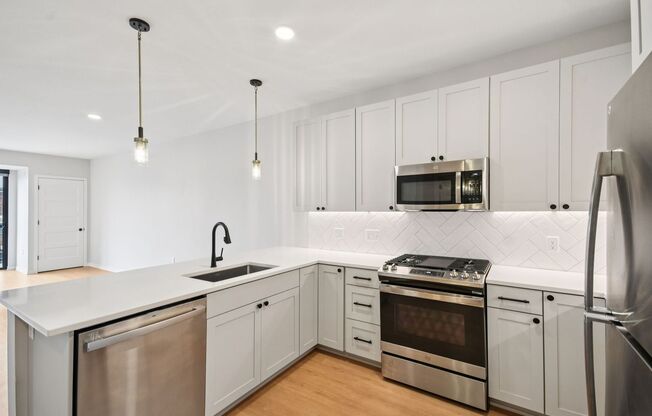 1 bed, 1 bath, 918 sqft, $2,495, Unit 206