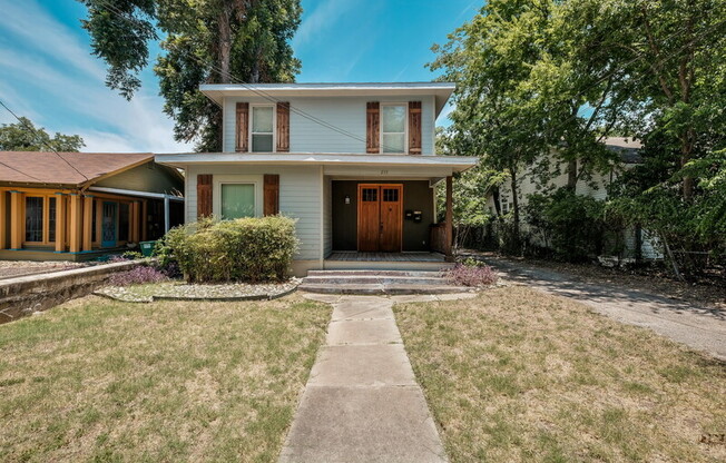 215 IRA AVE