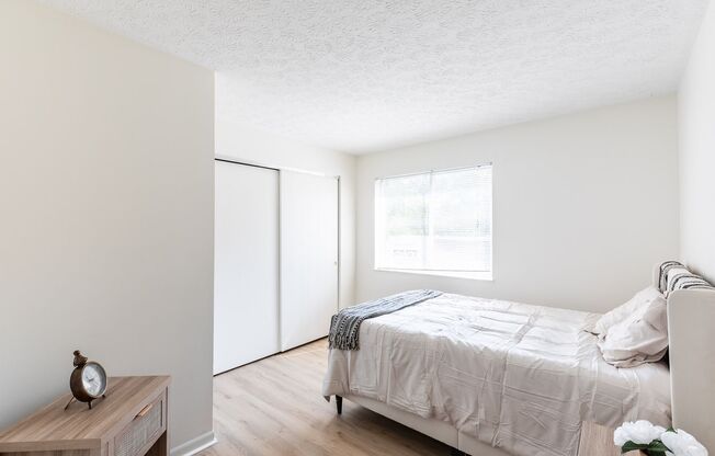 2 beds, 1 bath, 940 sqft, $1,375, Unit 05/01/8565