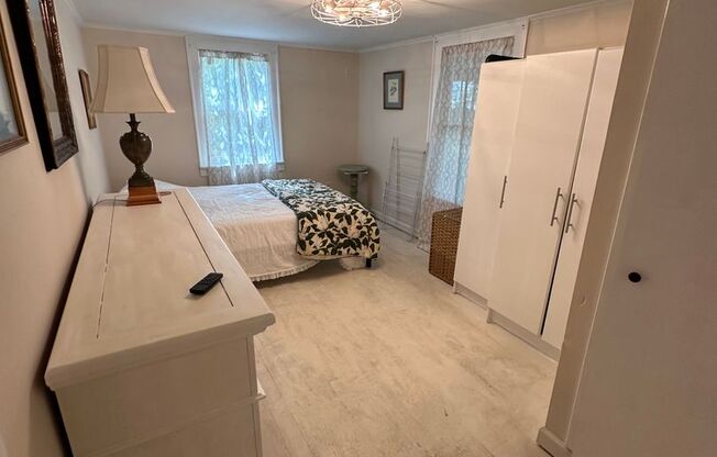 Furnished Studio Available in Pigeon Point