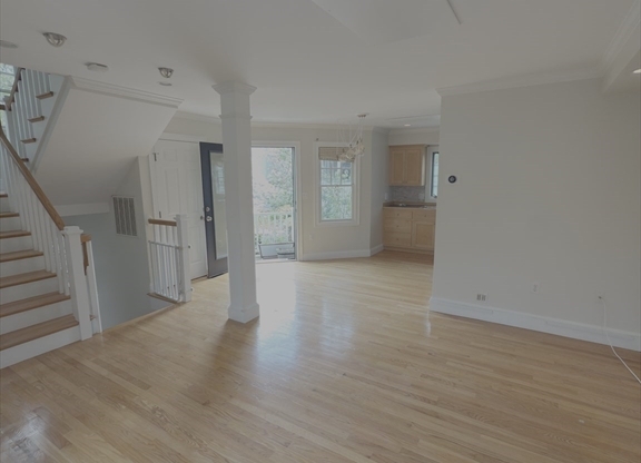 57 KINNAIRD ST