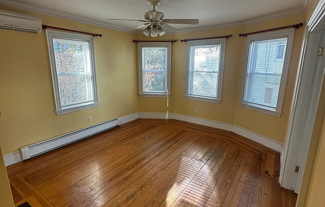28 MONTFERN AVE