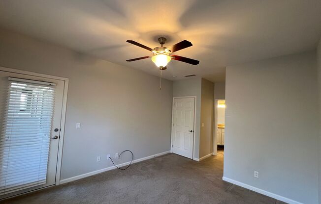 2 beds, 2 baths, $2,275, Unit # 5523