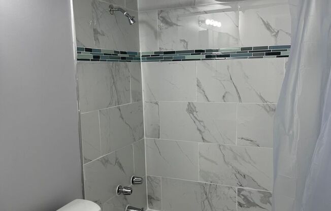 2 beds, 1 bath, $1,750, Unit 223