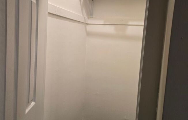 Studio, 1 bath, 250 sqft, $1,000, Unit G08