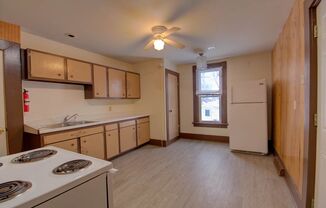 1 bed, 1 bath, 942 sqft, $695, Unit lower