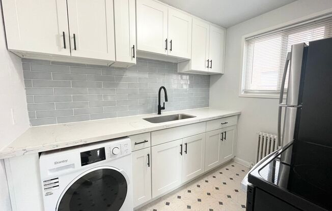 1 bed, 1 bath, 800 sqft, $1,995, Unit Hamrick 303