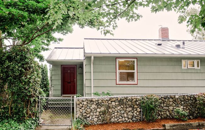 3bd/1.75ba Seattle Home
