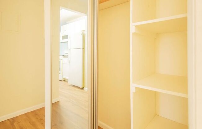 1 bed, 1 bath, 700 sqft, $1,320, Unit 840-101