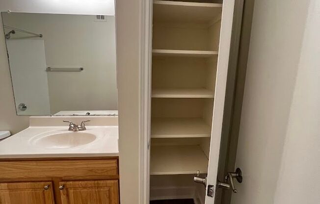 2 beds, 1 bath, 903 sqft, $1,775, Unit 315 #1A