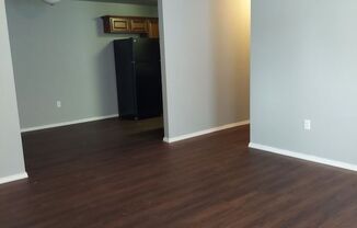 3 beds, 2 baths, $1,100, Unit B