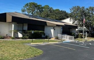 Well maintained 2/2 condo in 55+ community