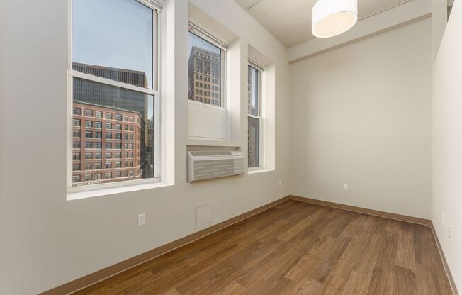 Studio, 1 bath, 275 sqft, $1,000, Unit 319
