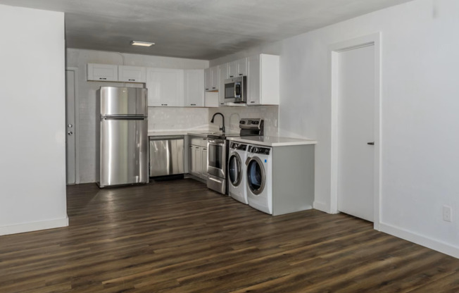 2 beds, 1 bath, 825 sqft, $1,095, Unit 116