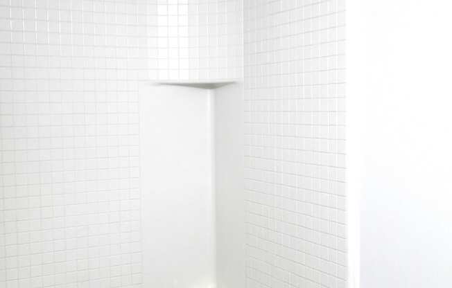 Shower at Bloomfield Apartments, Dayton, OH, 45426