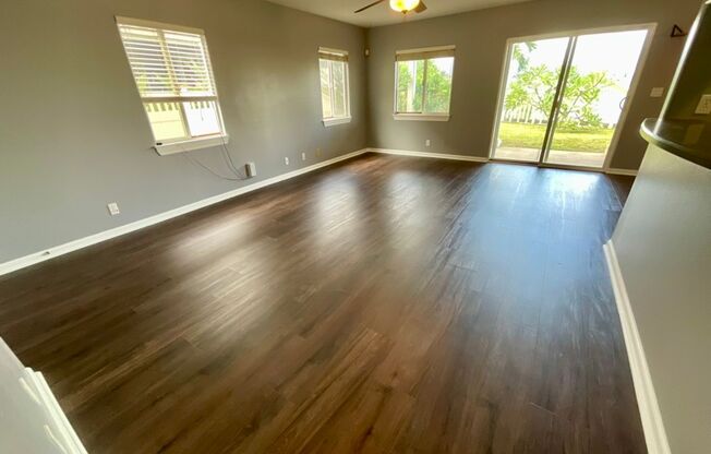 4 bedroom, 2.5 bath, Mountain and Ocean Balcony Views, Solar Panels