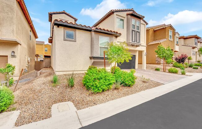 ADORABLE 4 BEDROOM HOME NEAR HOLLYWOOD & E SAHARA!