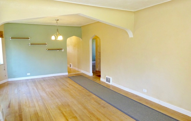 Bright and Charming Sunnyside Bungalow