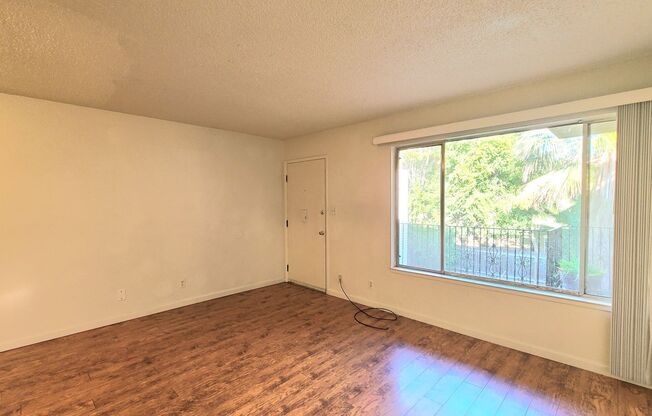 1 bed, 1 bath, 800 sqft, $1,495, Unit 2ND AVE 10