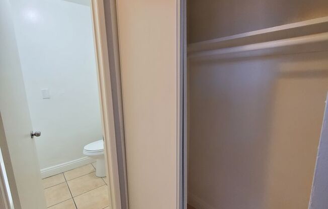 Studio, 1 bath, 400 sqft, $1,600, Unit 19