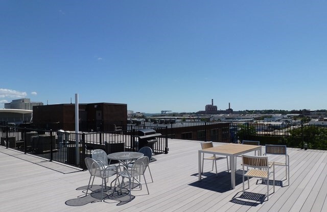 1 bed, 1 bath, 1,023 sqft, $3,550, Unit 220