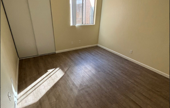 3 beds, 2 baths, 1,050 sqft, $2,650, Unit 2573-02