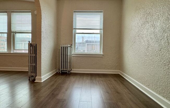 Studio, 1 bath, 375 sqft, $1,275, Unit 606