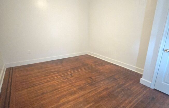 Student Housing -- 6 Bedroom Townhome by York College