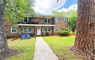 Quaint Upstairs 2 Bedroom
