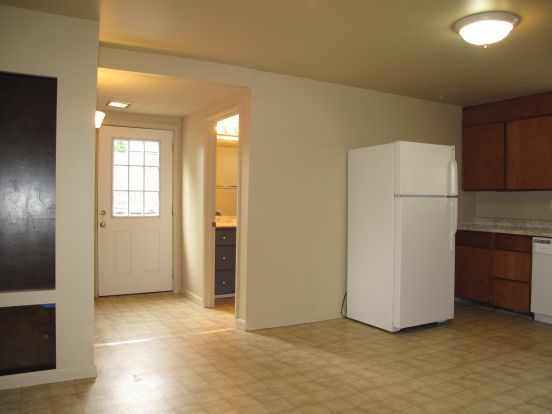 3 beds, 1 bath, 1,500 sqft, $2,895, Unit Upper