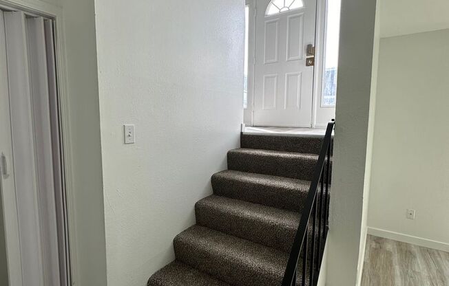 2 beds, 1 bath, 900 sqft, $1,395, Unit 37