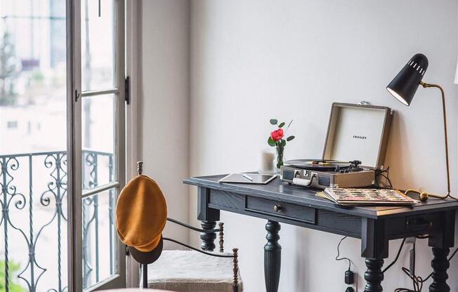 Work Desk at Villa Carlotta – Furnished Apartments, Los Angeles, California