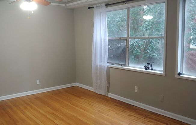 2 beds, 1 bath, 850 sqft, $1,650, Unit Apt 1