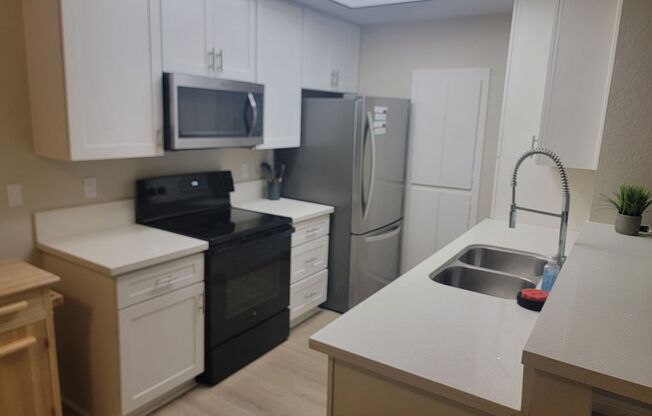 1 bed, 1 bath, $2,400, Unit # 349