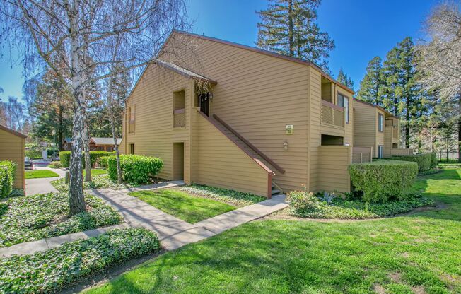 2 Bedroom, 2 Baths Condo in Serra Crest Community - San Jose