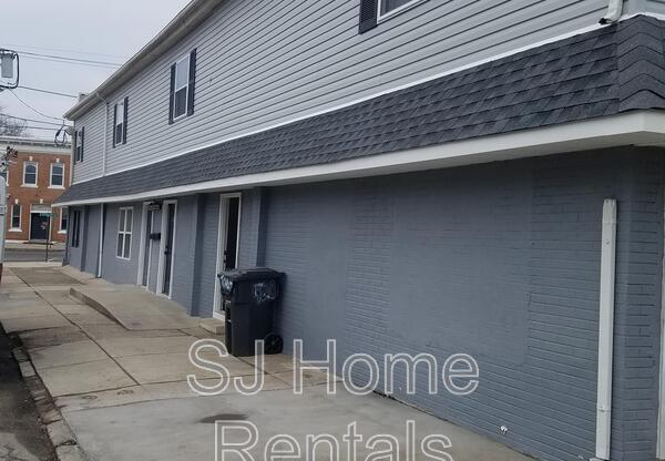 215 S PAVILLION AVE