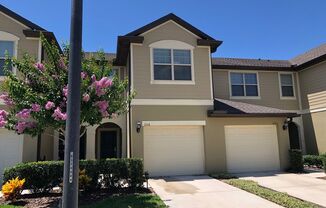 3bd/2.5ba Beautiful Townhome! Move In ASAP!