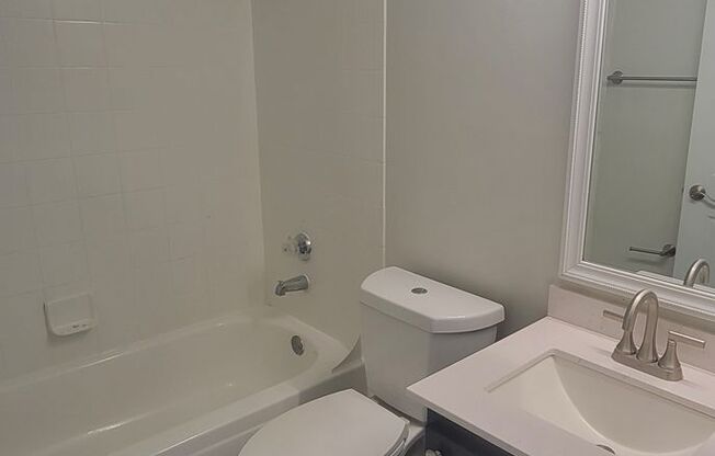 2 beds, 2 baths, 1,250 sqft, $2,225, Unit 6820-104