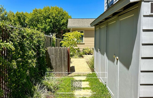 Temescal 2BR with Private Yard | Updated Unit in a Great Location