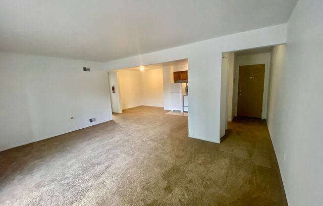 2 beds, 1 bath, 1,000 sqft, $1,295, Unit #12