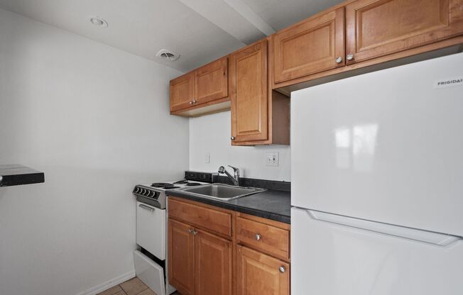 1 bed, 1 bath, 750 sqft, $649, Unit Apt. 303