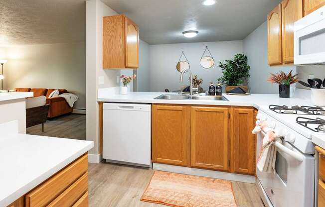 Eagle Rock Apartments in Spokane Valley, Washington Model Kitchen