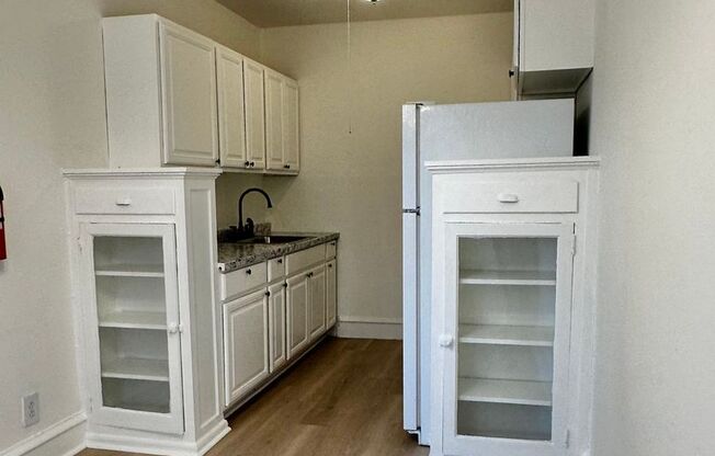 1 bed, 1 bath, $1,100, Unit 314